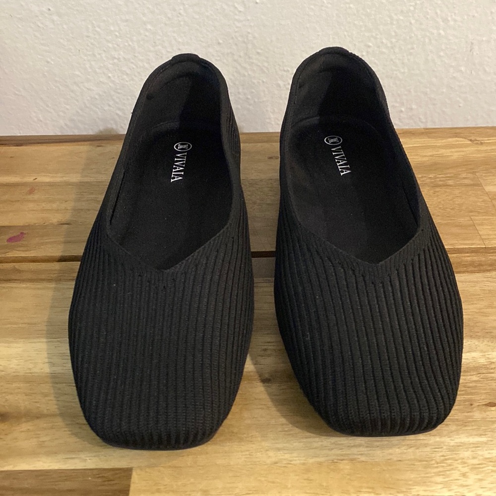 Vivaia Black Square-Toe V-Cut Flats (Margot 2.0) Size EU 37 US 6.5